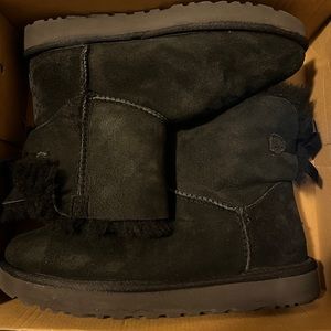 W ( Womens) Mini Bailey Bow II Size 10 Womens.